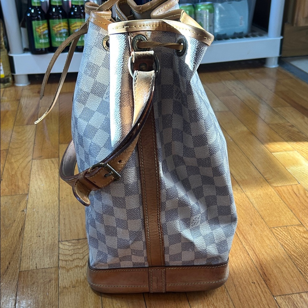 Louis Vuitton Damier Azur Noe Shoulder Bag - Picture 2 of 6